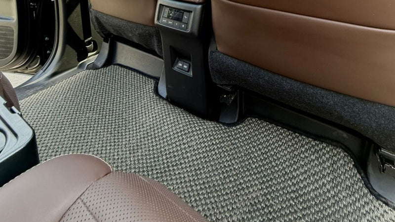 Toyota Hycross - Kari Tiger Eye